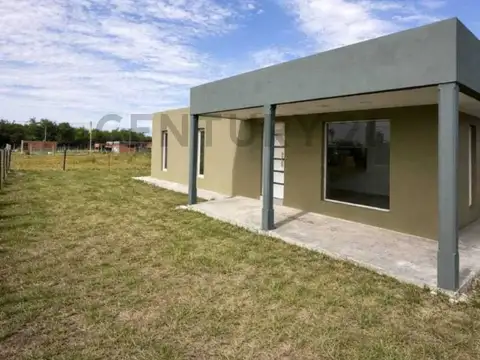 Casa 2 ambientes con 1 baño