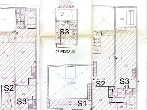 EXCELENTE Fabrica/Galpón con oficinas en 3 lotes integrados. Ex E3 1300m2 cubiertos sobre 826 de planta