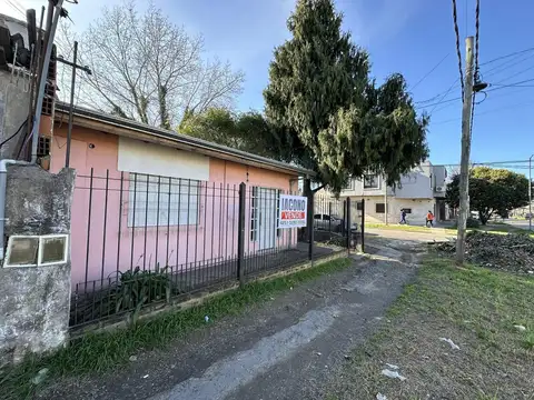 República del Líbano 3407 esquina Jose A. Blanco