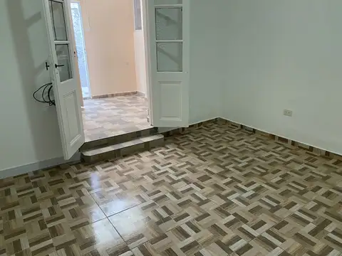PH PLANTA BAJA  -  CUATRO CUADRAS AV MAIPÚ