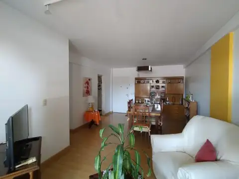 DEPARTAMENTO 3 AMBIENTES CON COCHERA