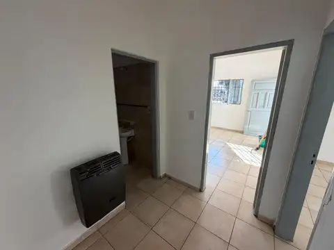 Casa en alquiler barrio jardín 2 dormitorios cochera