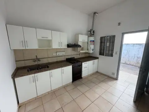 Casa en alquiler barrio jardín 2 dormitorios cochera