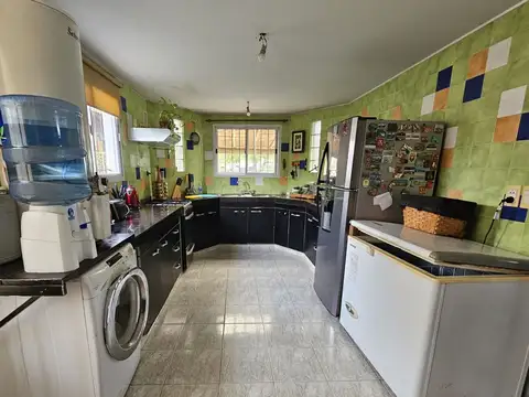 Casa en venta 6 amb Garin cochera-jardín-terraza