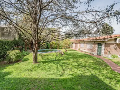 Casa 6 ambientes con 4 baños