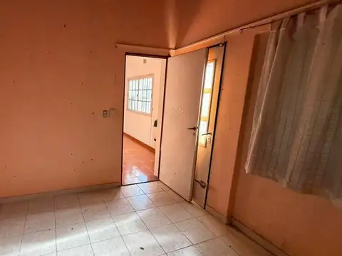 Casa en Alquiler con 3 cocheras