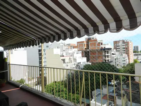 Venta departamento 3 ambientes Coghlan