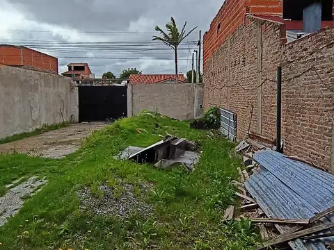 Casa en Venta con 3 cocheras