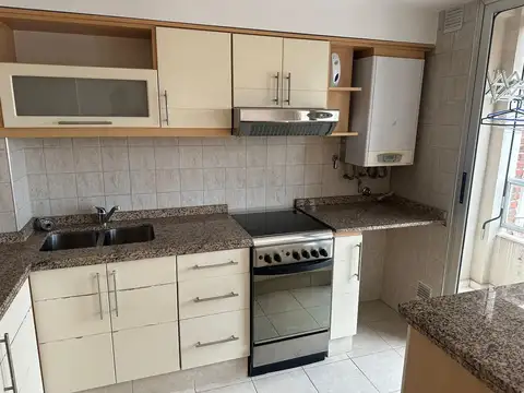 Thorne 300, Piso 7°