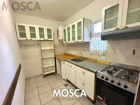 DOS AMBIENTES CON COCHERA EN VENTA MORENO CENTRO