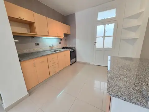 PH 3 AMBIENTES c/ DEPENDENCIA, RECICLADO, BAJAS EXPENSAS