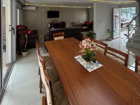 Casa 4 ambientes con 3 baños