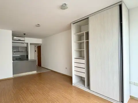 Alquiler Ambiente super luminoso con balcón-Pileta y Laundry en  NUÑEZ