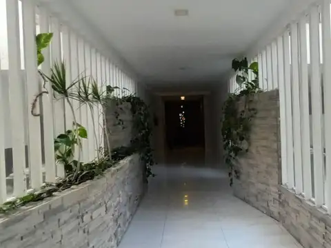 Falucho 1800, Piso 1