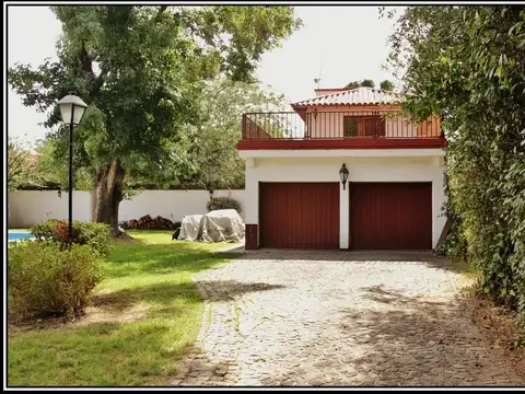 Casa en Barrio Parque Leloir 5 ambientes 4300 m2 terreno