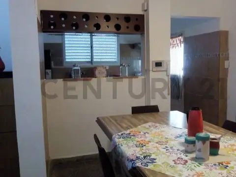 Venta - Casa 2 dormitorios - Cañada de Gomez