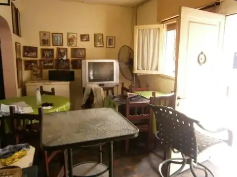 Local comercial en esquina y funcionó 20 años una parrilla