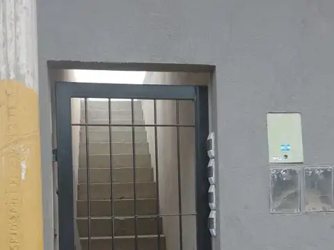 Oficina 6 ambientes con 3 baños