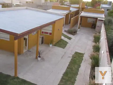 Edificio Comercial en venta - 3 Dormitorios 3 Baños - Cochera - 400Mts2 - Chascomus