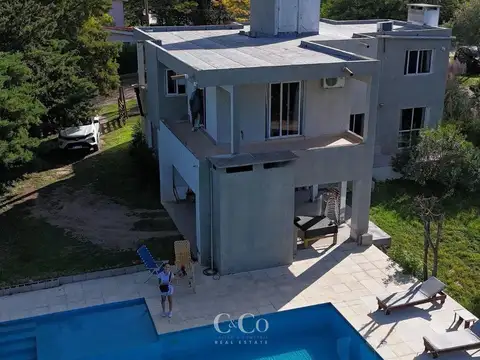 Casa en Venta en Villa Santa Cruz del Lago, USD 260.000