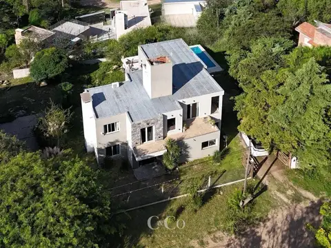 Casa 6 ambientes con 3 baños