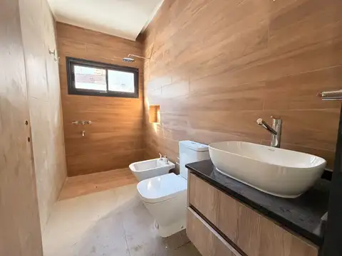 Depto Tipo Casa en Venta con 1 cocheras