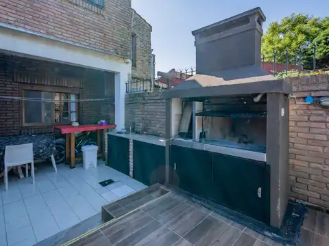 Casa 6 ambientes Garage  Pileta Quincho Beccar