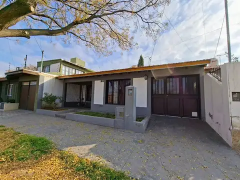 VENTA CASA CARRODILLA - 3 DORM. COCHERA