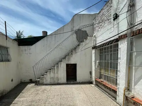 CASA LOTE PROPIO EN DOS PLANTAS VILLA BALLESTER