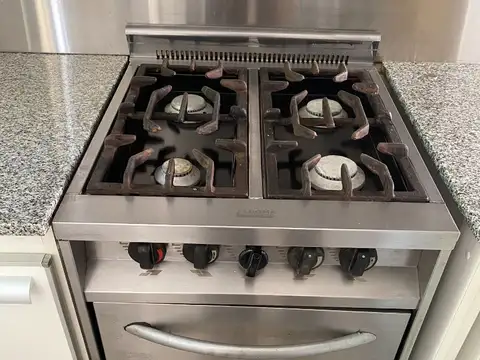 Casa en complejo cerrado Hurlingham centro