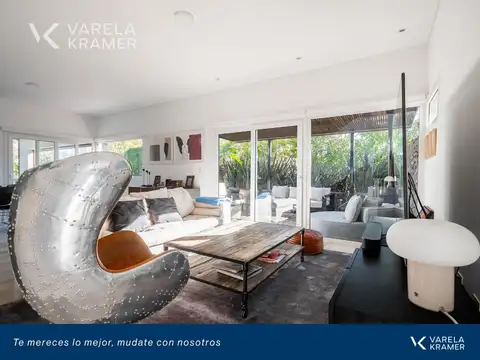 Casa en Venta con 4 cocheras