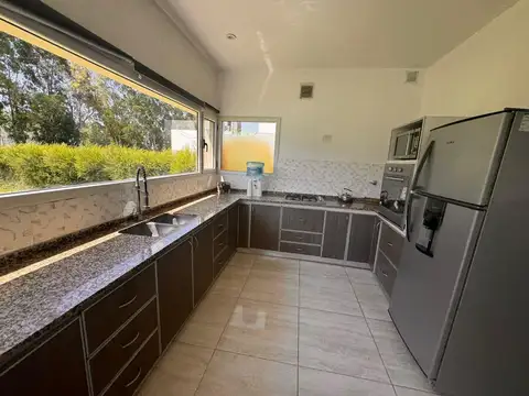 Casa en Alquiler Temporal de 4 dormitorios