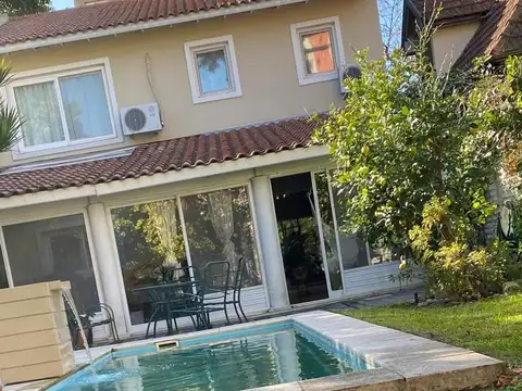 Casa en Venta con 1 cochera