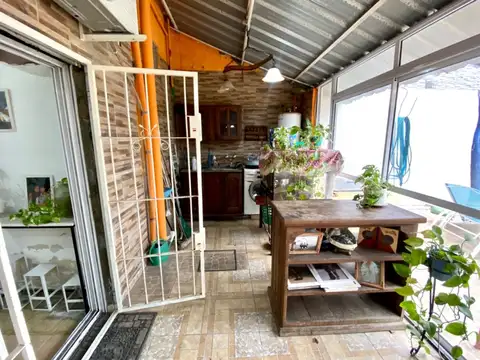 VENTA CASA 5 AMB C/PILETA JARDIN Y DEPTO FINANCIA
