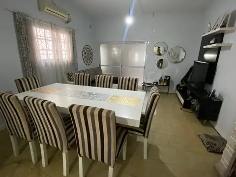 VENTA CASA 5 AMB C/PILETA JARDIN Y DEPTO FINANCIA