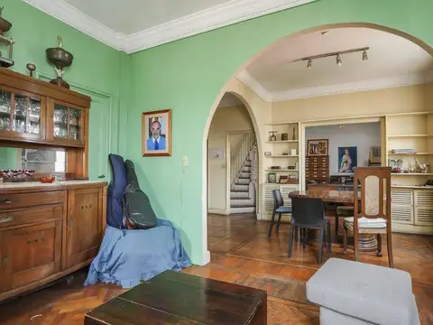 VENTA DEPTO 5 AMBIENTES EN BALVANERA A REFACCIONAR