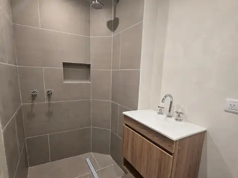 VENDE EXCLUSIVO PH 3 AMBIENTES AL FRENTE, PATIO, TERRAZA, QU