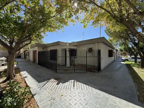 Venta de casa y mas 2 departamentos Las Heras