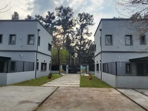 Las Madreselvas 1100