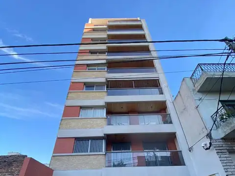 Departamento 2 ambientes con cochera