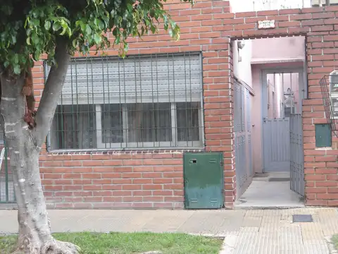 PH 2 AMBIENTES CON PATIO EN ALQUILER - SIN EXPENSAS - MUNRO