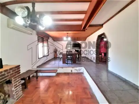 Emilio Castro 2700