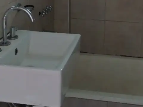 Casa ideal dos familias, en lote propio. Garage