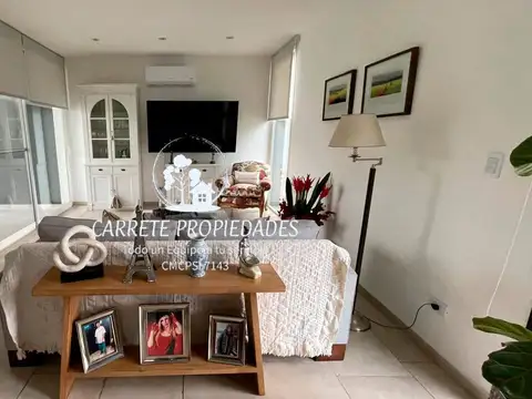 Casa en venta de 4 amb. Y pileta. Santa Elena. Pilar 100