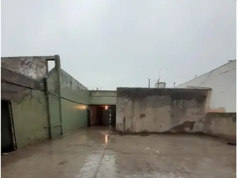 Galpon en Venta 37  mts Fondo