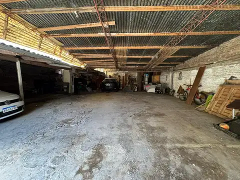 Casa en Venta con 6 cocheras