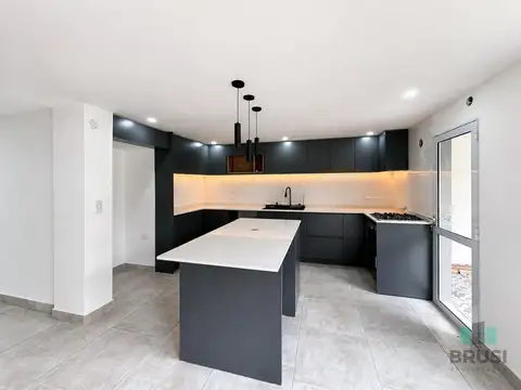 Depto Tipo Casa en Venta con 1 cocheras