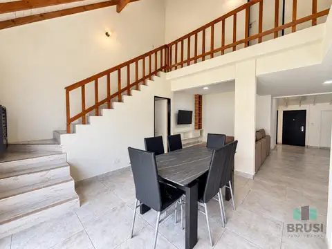 Depto Tipo Casa en Venta de 4 dormitorios