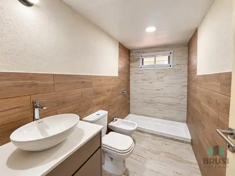 Depto Tipo Casa en Venta con 1 cocheras
