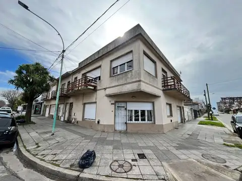 PH en venta 3 ambientes con terraza y dos balcones - La Perla